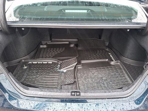 Used 2018 Toyota Camry XLE image 30