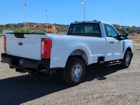 Used 2024 Ford F250 XL RWD image 5