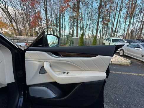 Used 2019 Maserati Levante GranLusso image 29
