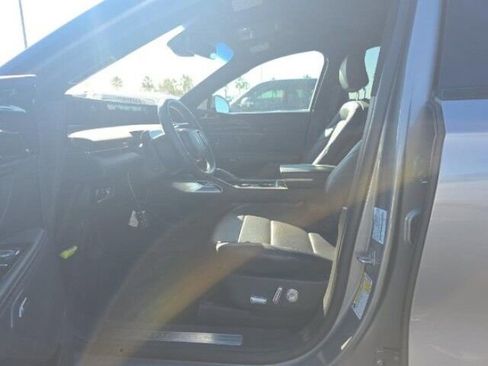 Used 2024 Lincoln Nautilus Premier w/ Equipment Group 102A image 6