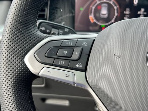 New 2026 Volkswagen Tiguan SE R-Line AWD/4WD image 32