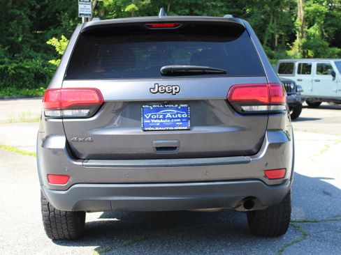 Used 2016 Jeep Grand Cherokee Laredo 75th Anniversary image 28