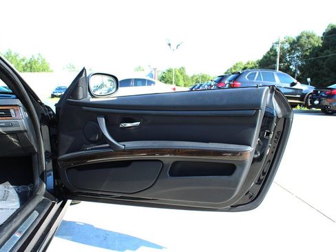 Used 2013 BMW 335i Convertible image 30