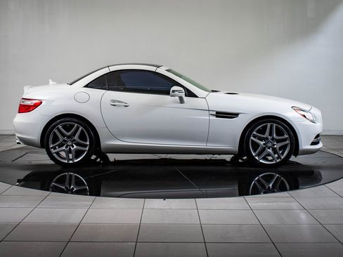 Used 2015 Mercedes-Benz SLK 250 image 12