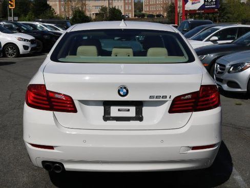 Used 2014 BMW 528i Sedan RWD image 6
