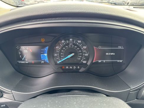 Used 2018 Ford Fusion SE w/ Fusion SE Technology Package image 11