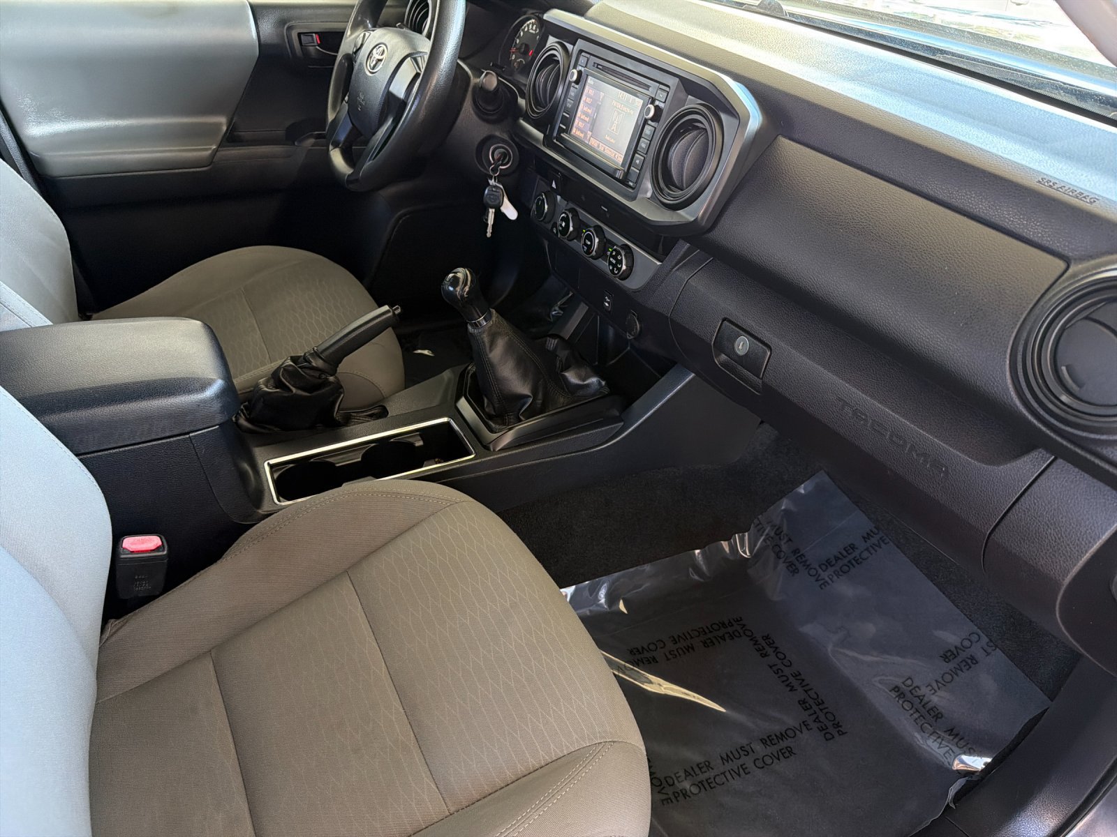 Used 2016 Toyota Tacoma SR AWD/4WD image 14