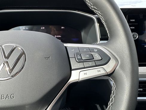New 2025 Volkswagen Taos SE image 22