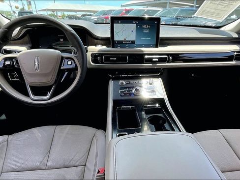 Used 2020 Lincoln Aviator Reserve w/ Equipment Group 201A AWD/4WD image 17