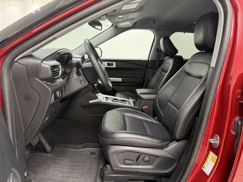 Used 2023 Ford Explorer Limited w/ Equipment Group 301A image 16