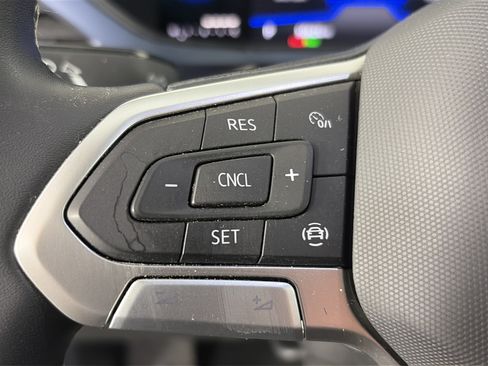 Used 2022 Volkswagen Taos SE FWD image 36