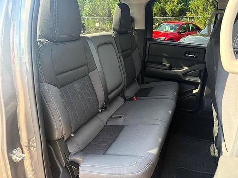 Used 2025 Nissan Frontier SV RWD image 43