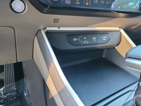 New 2027 Kia Carnival LX FWD image 18