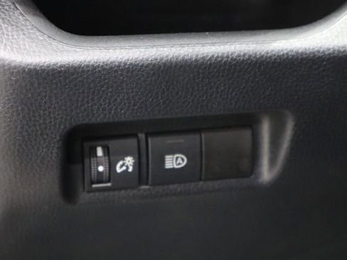 Used 2021 Toyota RAV4 LE image 17