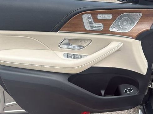 Used 2023 Mercedes-Benz GLS 450 4MATIC image 26