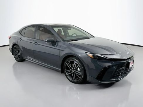 Used 2025 Toyota Camry XSE AWD/4WD image 16