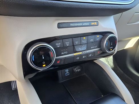 Used 2022 Ford Escape SEL image 20