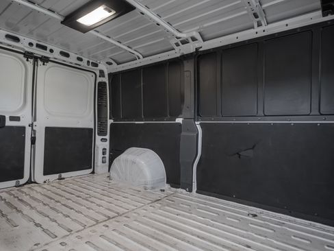 Used 2025 RAM ProMaster 2500 w/ Convenience Group FWD image 25