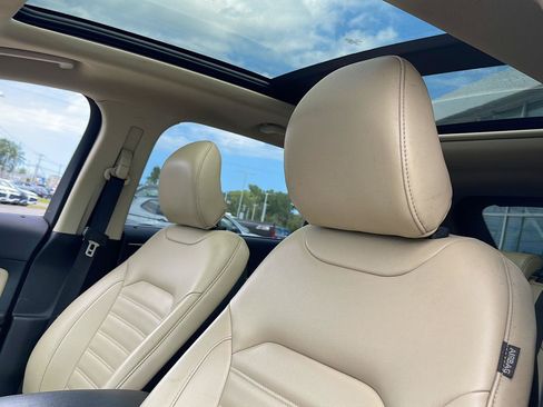 Used 2019 Ford Edge SEL w/ Equipment Group 201A AWD/4WD image 7