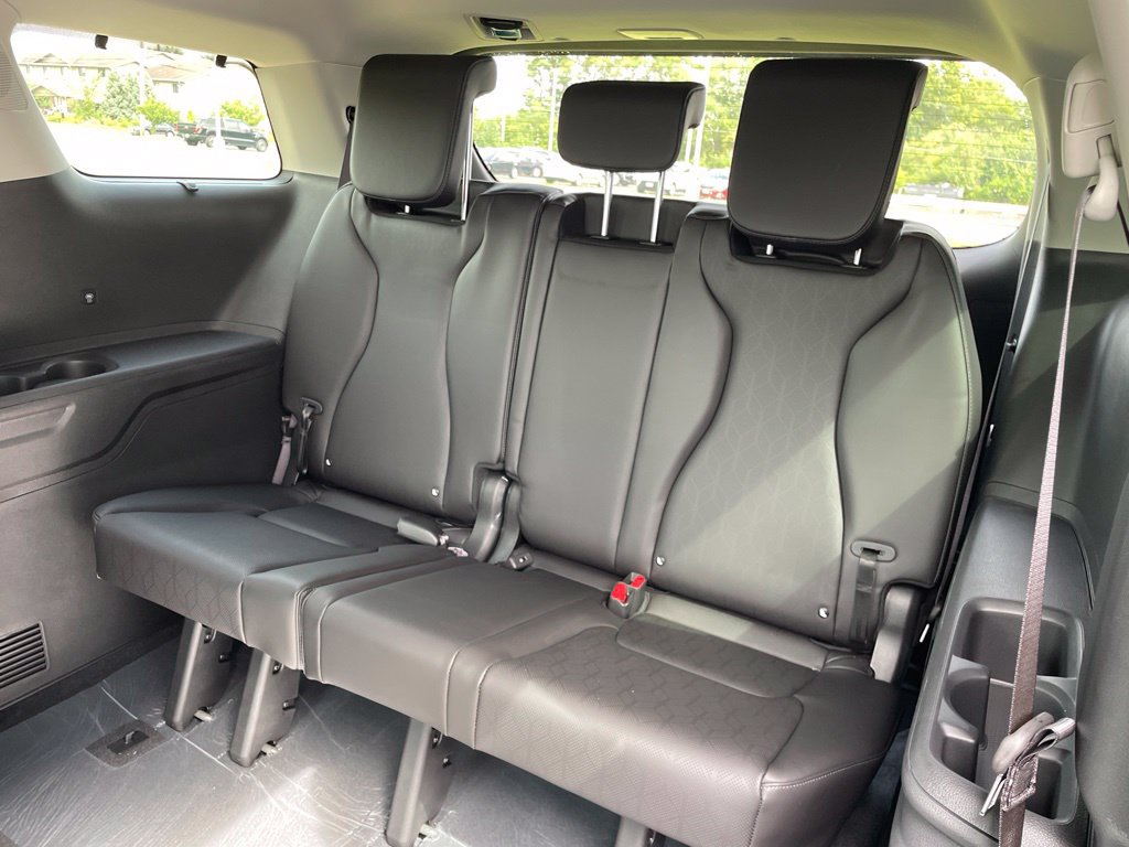 New 2027 Kia Carnival EX FWD image 13