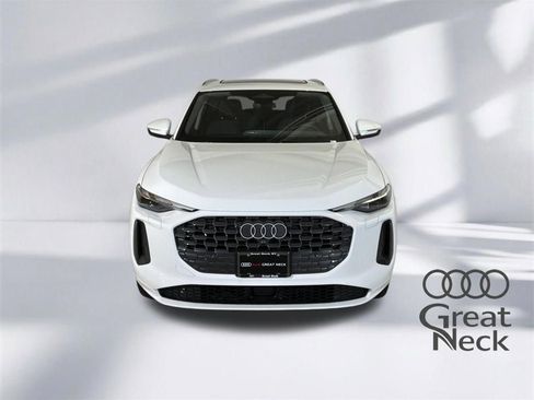 Used 2025 Audi Q5 Premium w/ Convenience Package AWD/4WD image 21