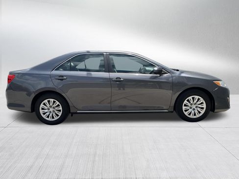 Used 2012 Toyota Camry LE FWD image 5
