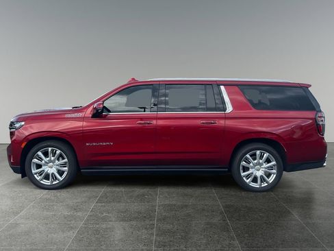 Used 2023 Chevrolet Suburban High Country image 4
