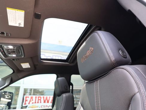 Used 2024 Chevrolet Silverado 2500 High Country w/ High Country Premium Package AWD/4WD image 26