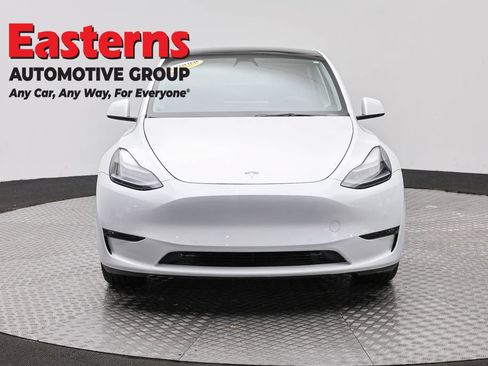 Used 2022 Tesla Model Y Long Range AWD/4WD image 2