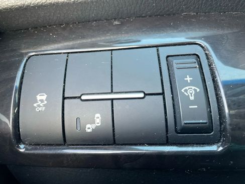 Used 2014 Kia Sorento SX w/ 3rd Row Package image 32