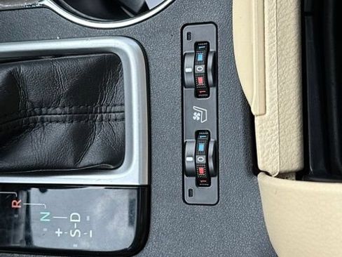 Used 2017 Toyota Highlander Limited Platinum AWD/4WD image 31