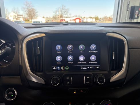 Used 2024 GMC Terrain SLE w/ Driver Convenience Package image 12