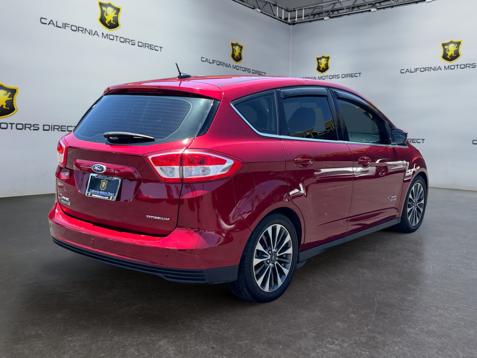 Used 2017 Ford C-MAX Energi Titanium FWD image 5
