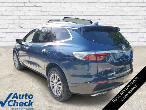 Used 2024 Buick Enclave Essence w/ Technology Package FWD image 2