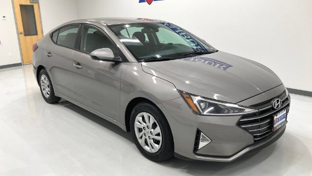 Used 2020 Hyundai Elantra SE w/ Cargo Package (C1) FWD image 3