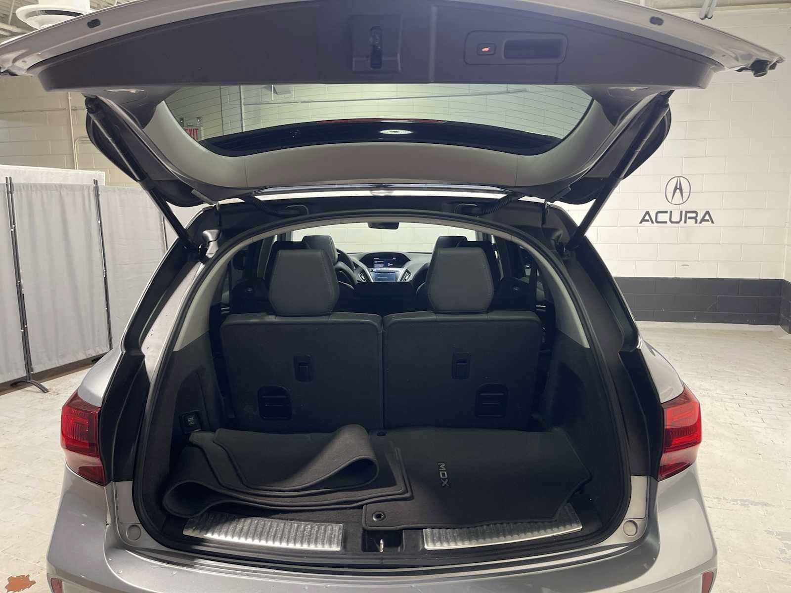 Used 2018 Acura MDX SH-AWD image 19