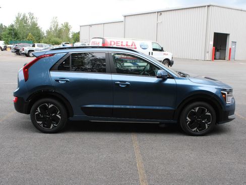 New 2026 Kia Niro Wind FWD image 5