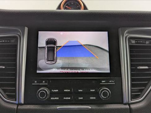 Used 2018 Porsche Macan Sport Edition image 32