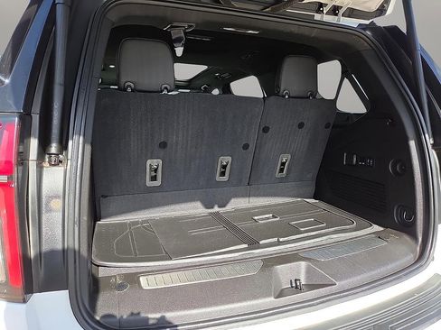 Used 2021 Chevrolet Tahoe Z71 w/ Z71 Signature Package image 9