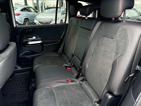Used 2025 Mercedes-Benz GLB 250 image 6