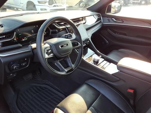 Certified 2023 Jeep Grand Cherokee Overland w/ Advanced Protech Group III AWD/4WD image 10