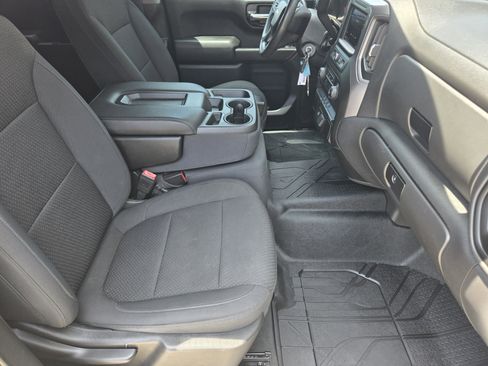 Used 2020 Chevrolet Silverado 1500 Custom w/ Custom Value Package AWD/4WD image 10