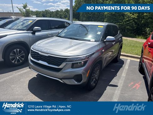 Used 2023 Kia Seltos LX AWD/4WD image 1