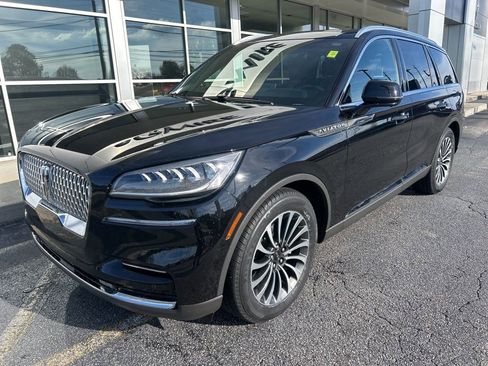 Used 2022 Lincoln Aviator Reserve w/ Elements Package Plus image 2