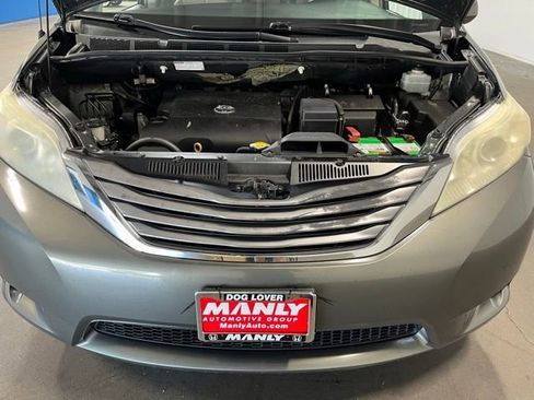 Used 2011 Toyota Sienna XLE FWD image 9
