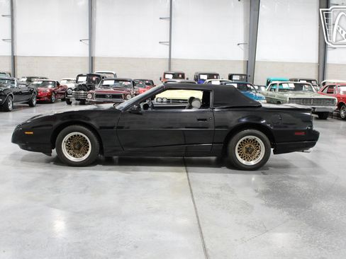 Used 1991 Pontiac Firebird Trans Am image 39