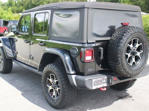 Used 2018 Jeep Wrangler Unlimited Rubicon w/ Cold Weather Group image 5