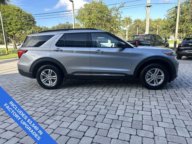 Used 2023 Ford Explorer XLT w/ Equipment Group 202A AWD/4WD image 14