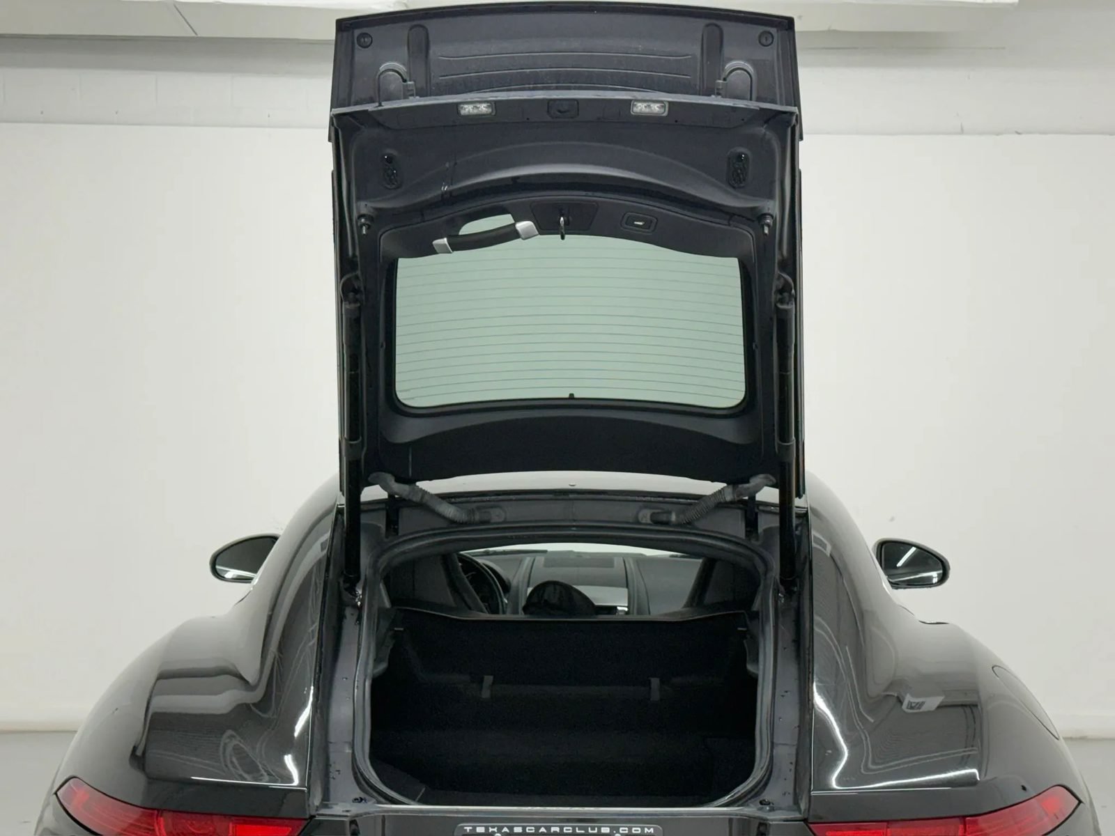 Used 2016 Jaguar F-TYPE Coupe RWD image 36