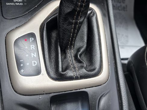 Used 2015 Jeep Cherokee Limited image 27